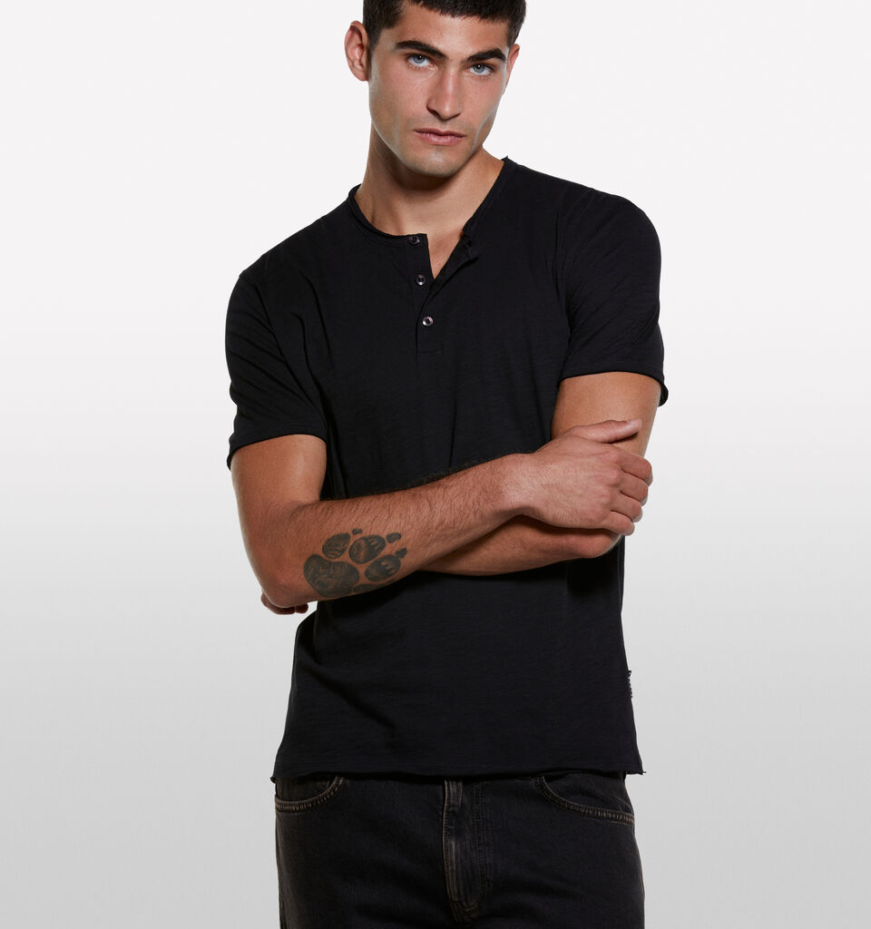 T-shirt serafino nera - t-shirt a manica corta da uomo - Nero | Sisley image number 3